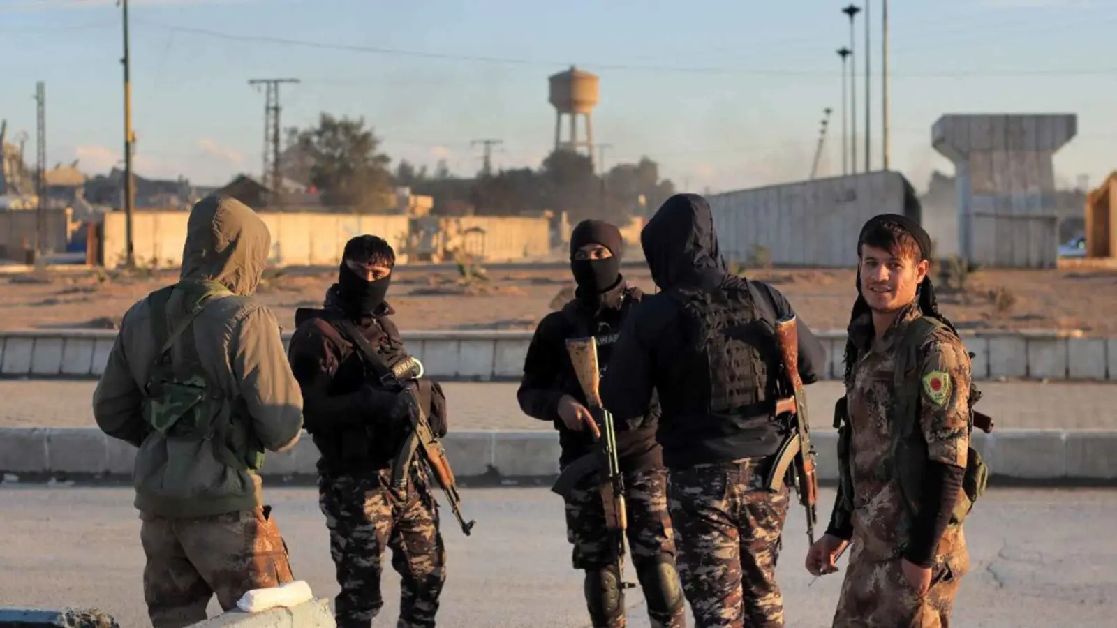 قتلى واشتباكات واحتفالات.. ماذا حدث في الرقة؟