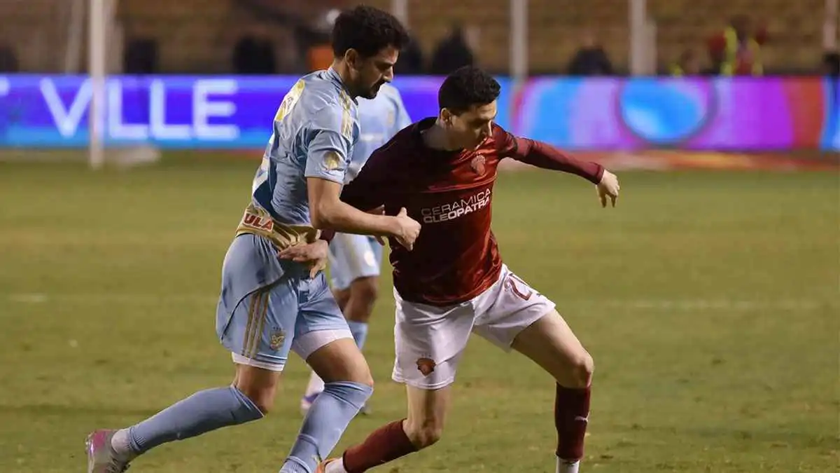 فضيحة تحكيمية.. قناة الأهلي تشن هجوما رهيبا على حكم مباراة سيراميكا (فيديو)