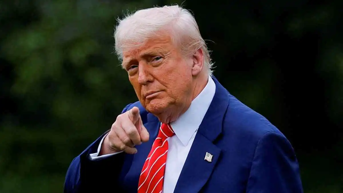 ترامب يضغط على الديمقراطيين لتمرير مشروع قانون "إنقاذ أمريكا"