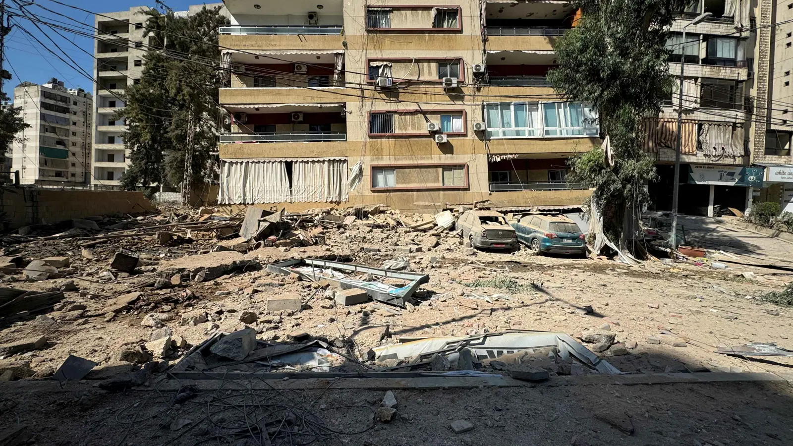 مقتل 4 مسعفين في قصف إسرائيلي جنوب لبنان