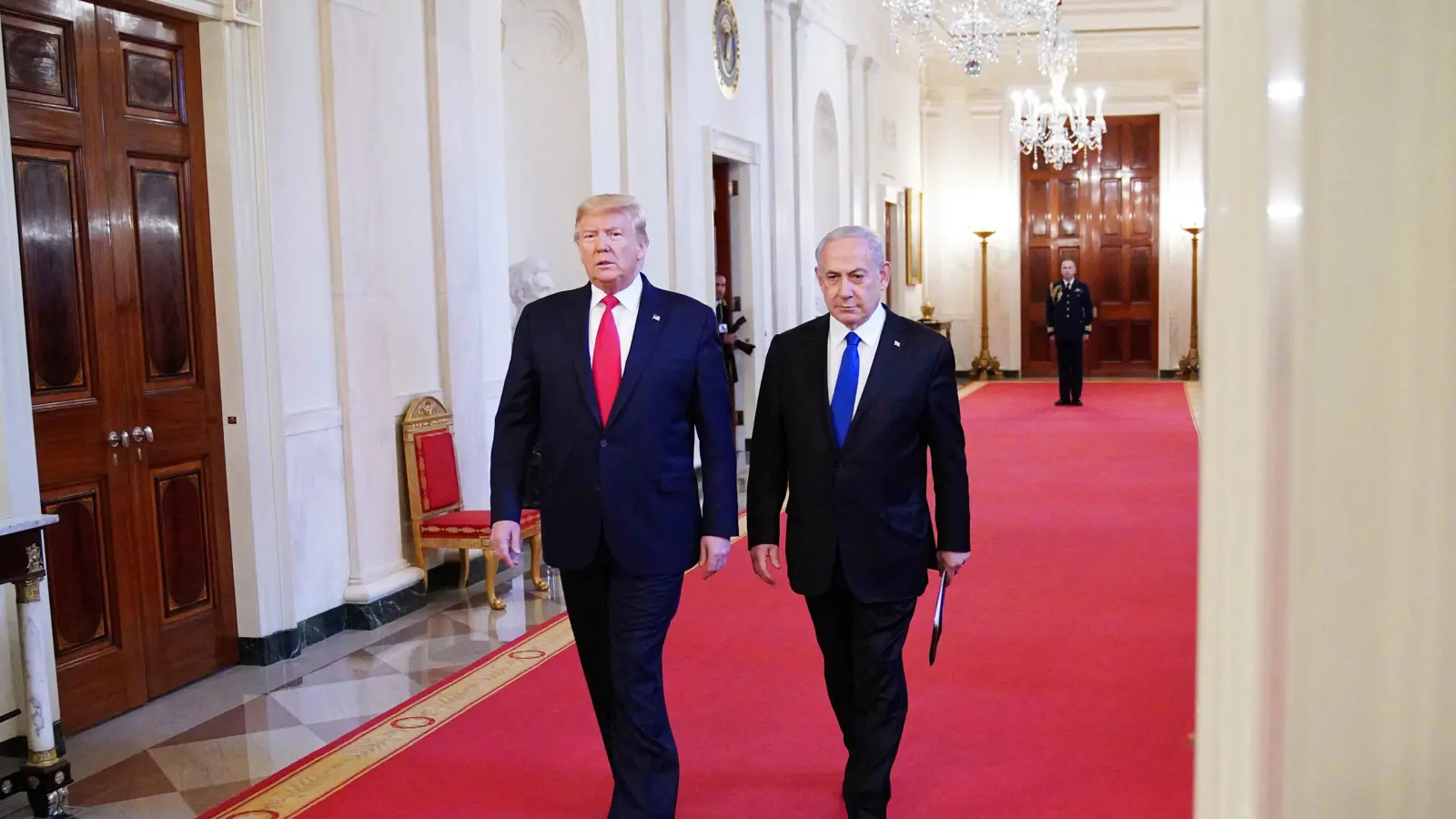 لوموند: خطط ترامب تفوّض حلّ إقامة الدولة الفلسطينية