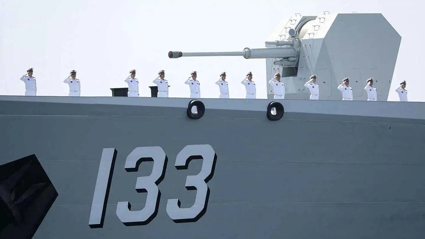 "كاساريكس" في قلب قزوين.. إيران وروسيا تستعرضان القوة بعد حرب الـ12 يوما