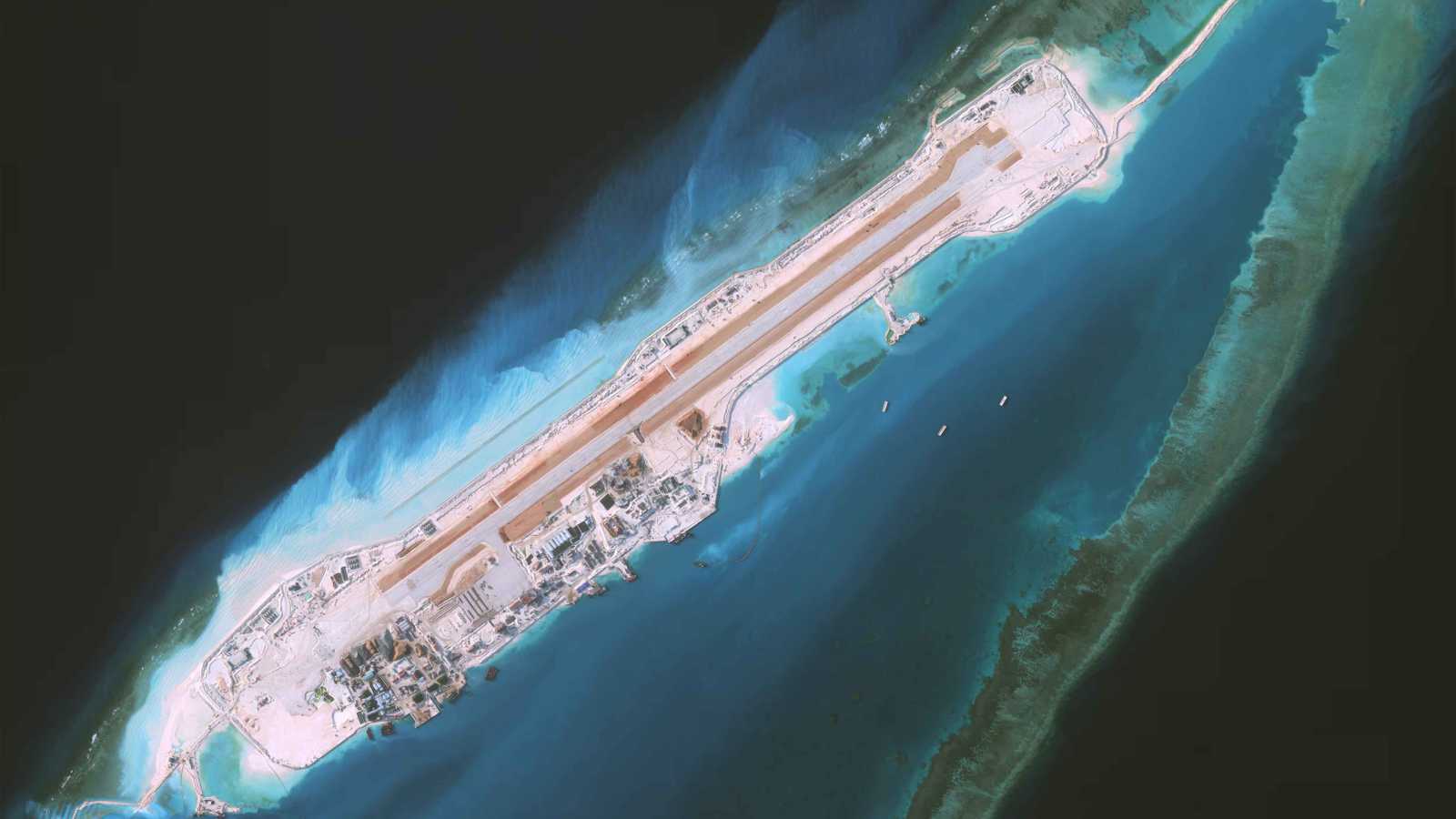 جزر اصطناعية.. ميزان قوة فيتنامي يوازن نفوذ بكين في المياه المتنازع عليها