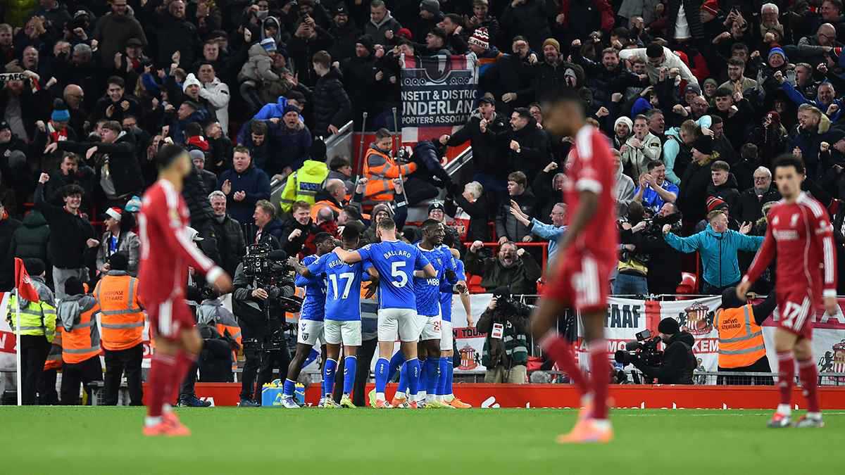 وقتهما انتهى بالفعل.. جماهير ليفربول تنقلب على نجمي الفريق