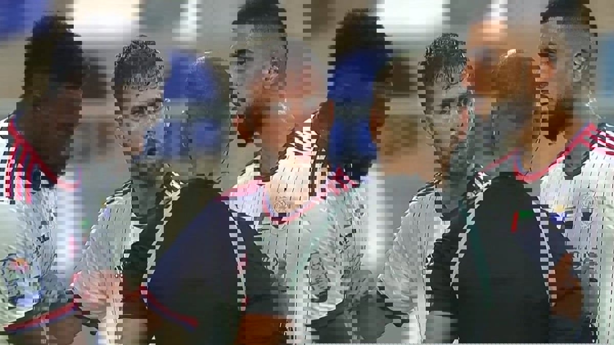 مباراة الشارقة ودبا الفجيرة.. طرد بيانيتش بعد تدخل متهور على منصور محمد عباس (فيديو)