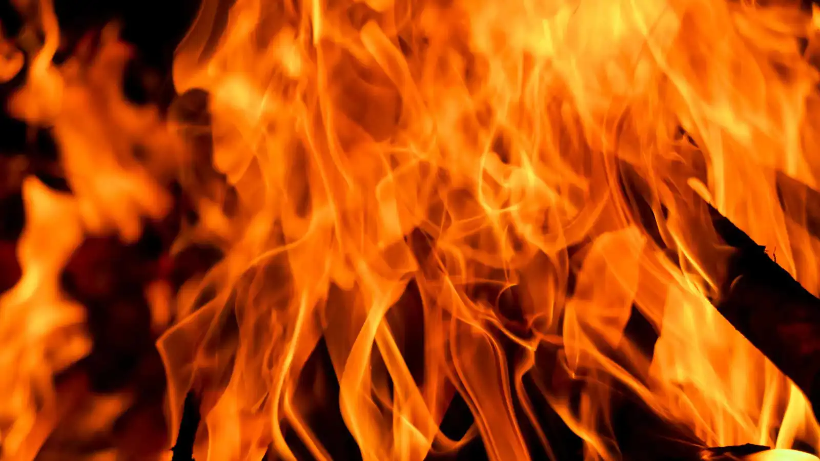 مصر.. حريق مروع يودي بحياة 7 أشخاص (فيديو)