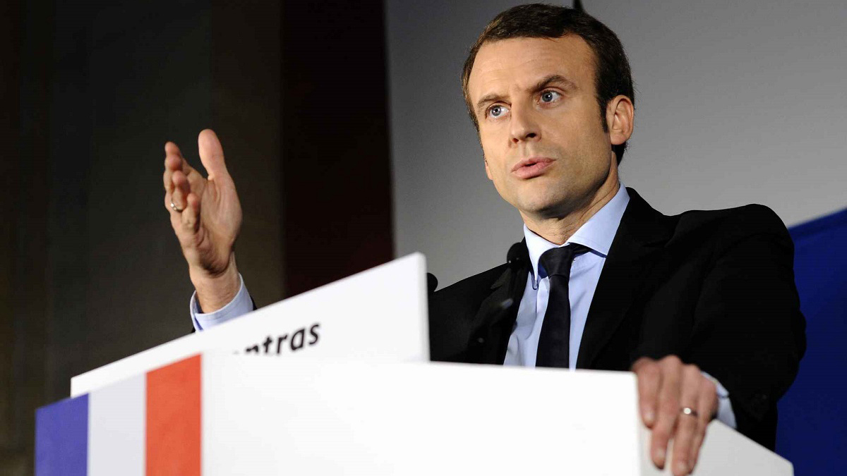 ماكرون يطالب بإعادة نظر "شاملة" بفضاء شنغن