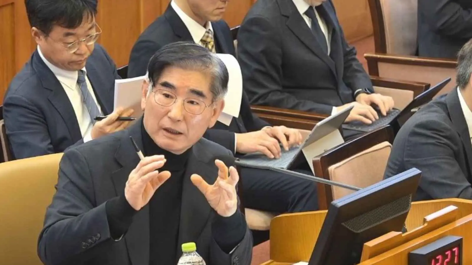 وزير دفاع كوريا الجنوبية السابق يدافع عن فرض الأحكام العرفية