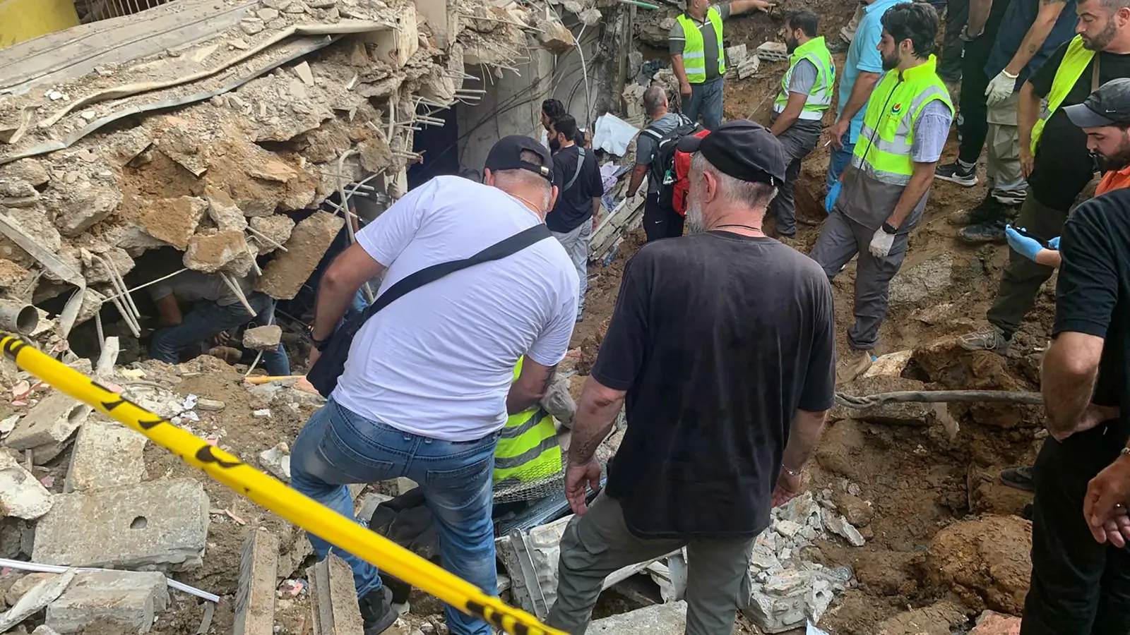 ميليشيا حزب الله ترد على الغارة الإسرائيلية بقصف "مقر الاغتيالات"