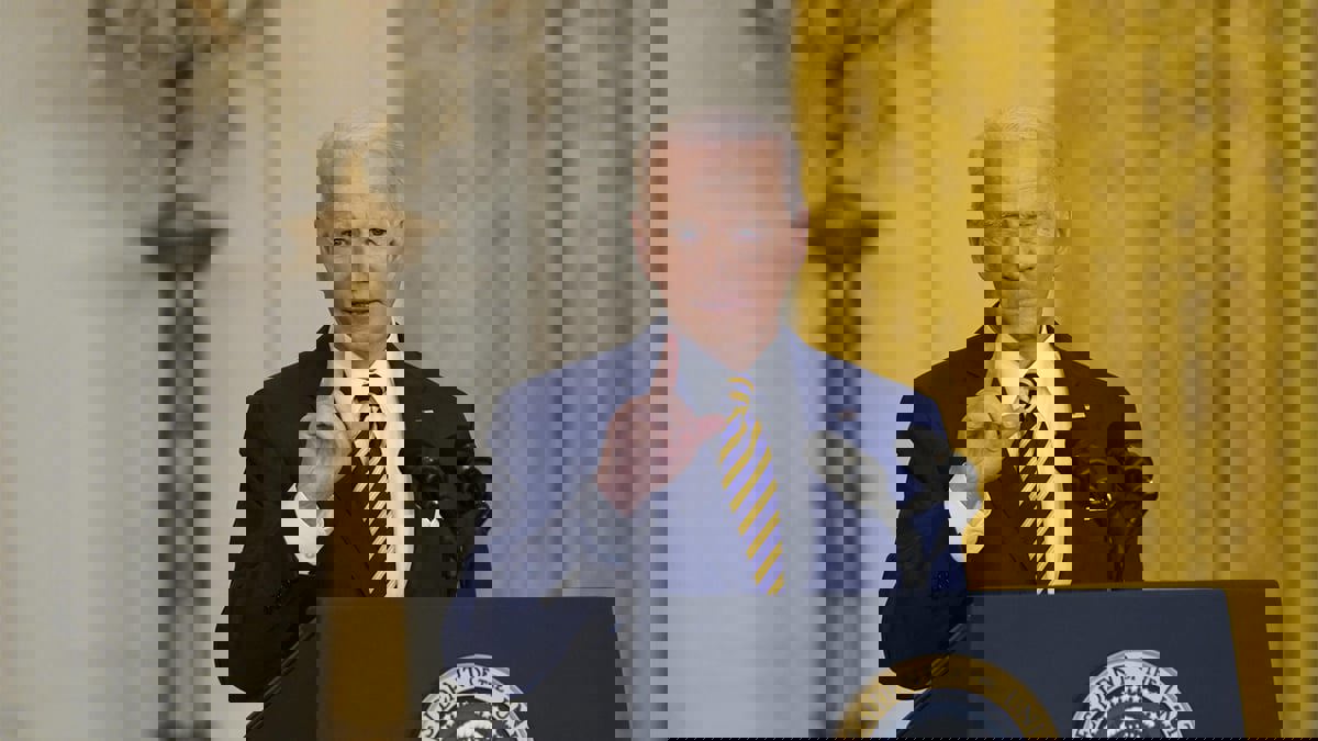 تقرير: إدارة بايدن تسعى لضرب النفوذ الروسي بالتقارب مع فنزويلا