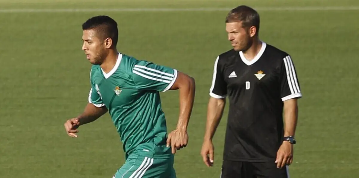 3 مرشحين لتدعيم الجبهة اليسرى للأهلي المصري