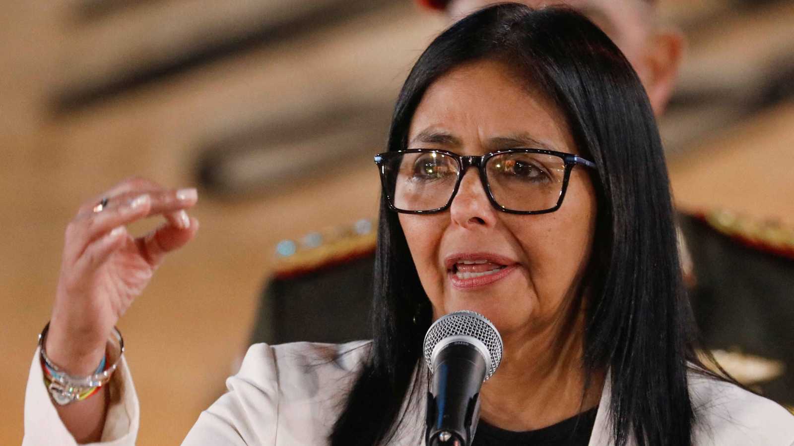 رسائل مزدوجة.. كيف تخطط كراكاس لمواجهة ترامب بالطرق الدبلوماسية؟