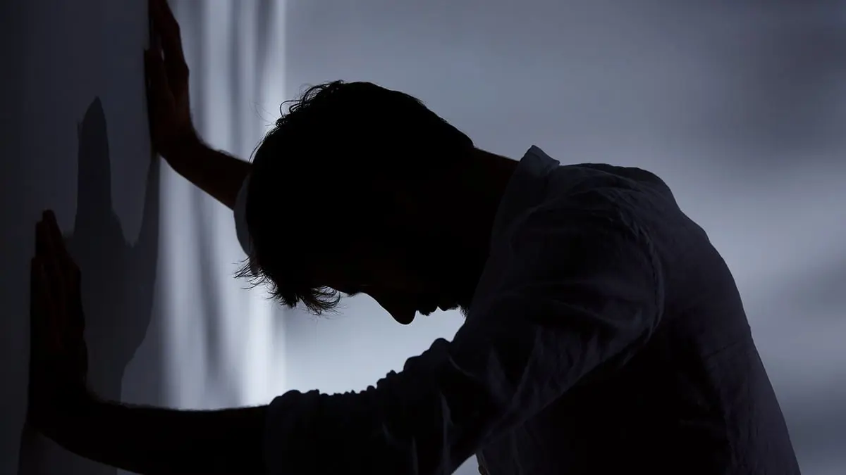 دراسة: الاكتئاب والحزن يوصلان الشخص إلى الشيخوخة أسرع من التدخين‎‎
