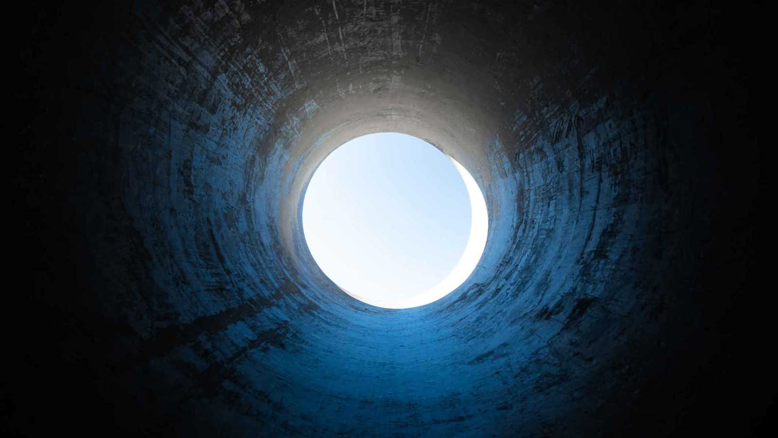 اليمن.. مصرع رجل وامرأة اختناقا داخل "مدفن للحبوب"