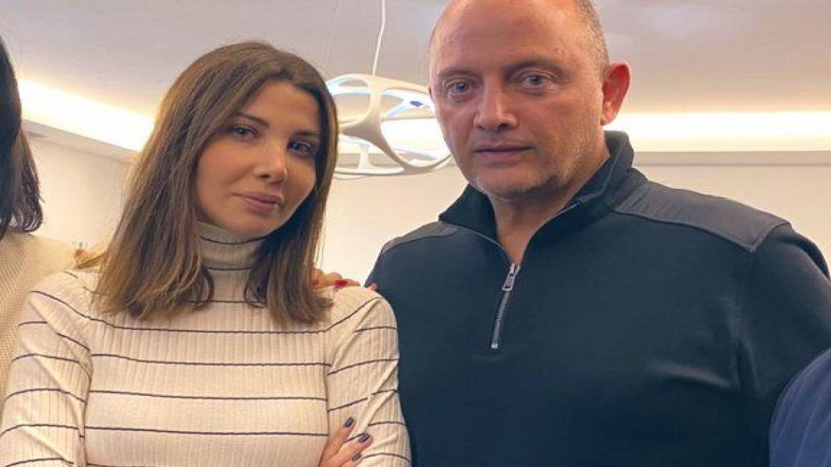 شاهد.. لحظة دفن جثمان قتيل منزل نانسي عجرم (فيديو)