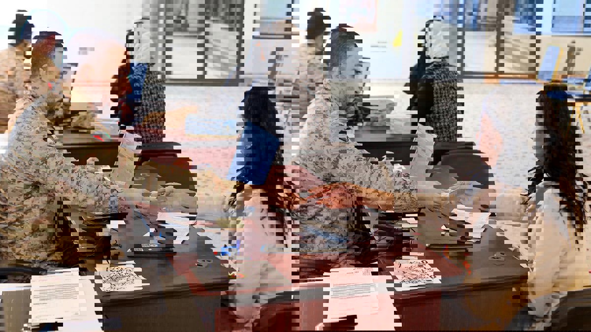 قواعد التحاق المرأة الكويتية بالجيش تثير الجدل