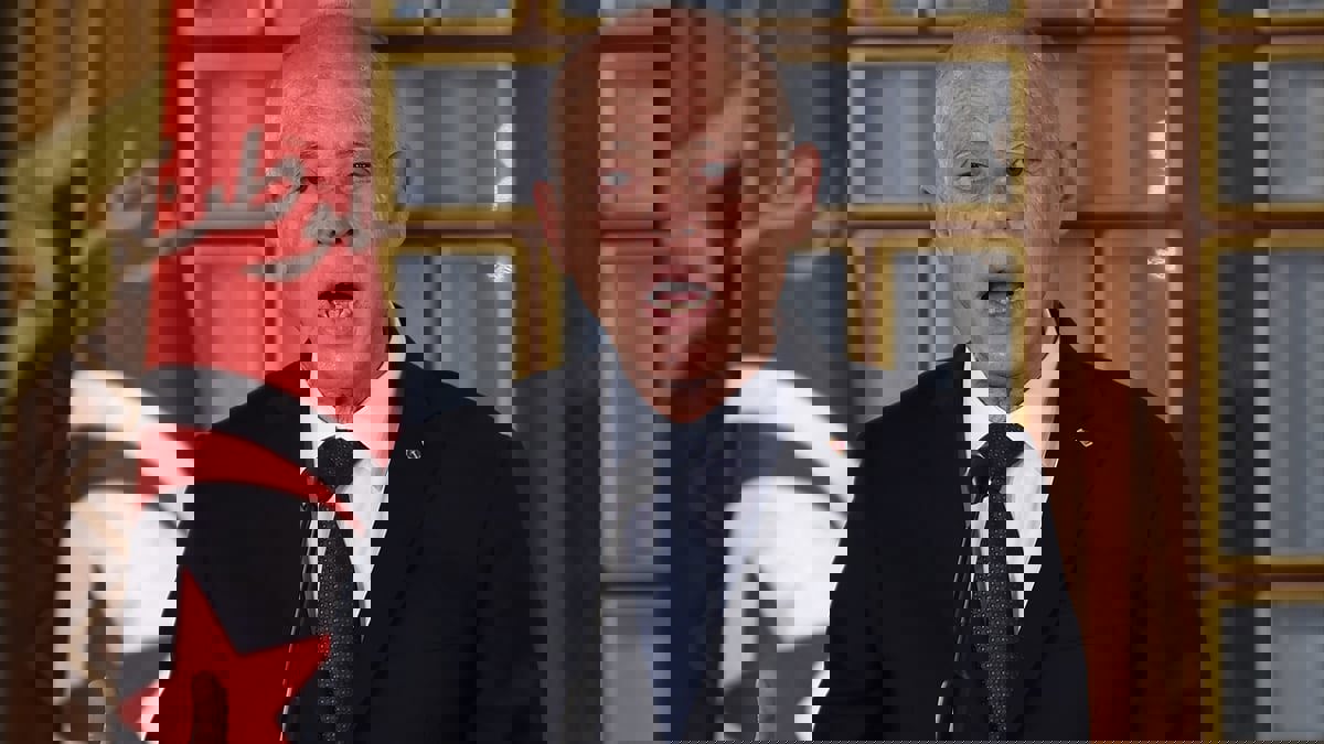 مصدر: أمر رئاسي بمنع سفر كبار المسؤولين ورجال الأعمال والنواب التونسيين‎