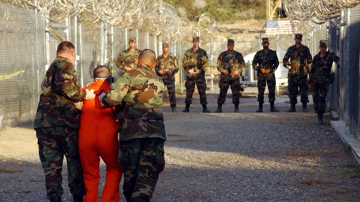 بايدن يعتزم إغلاق معتقل غوانتانامو