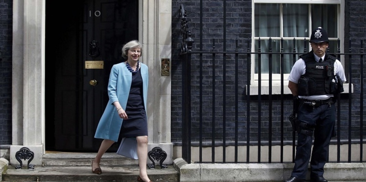 ترامب يدعو تيريزا ماي لزيارته بــ"سرعة" ويبيّن ملامح سياسته تجاه بريطانيا 