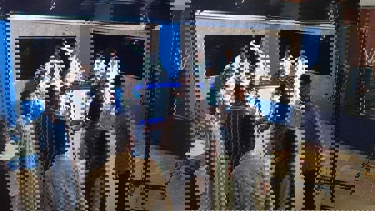 مواطنون غاضبون يقتحمون مقر التلفزيون القومي في بورتسودان