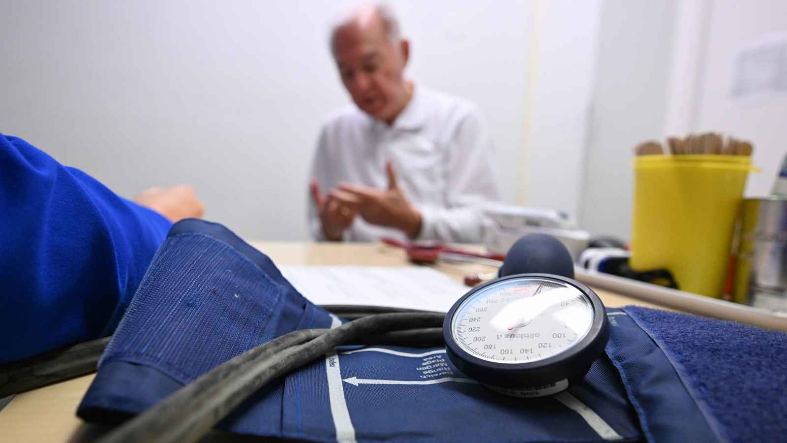 تعدّى جنسيا على بناته.. مصر تصدر حكمها على "الطبيب الذئب"