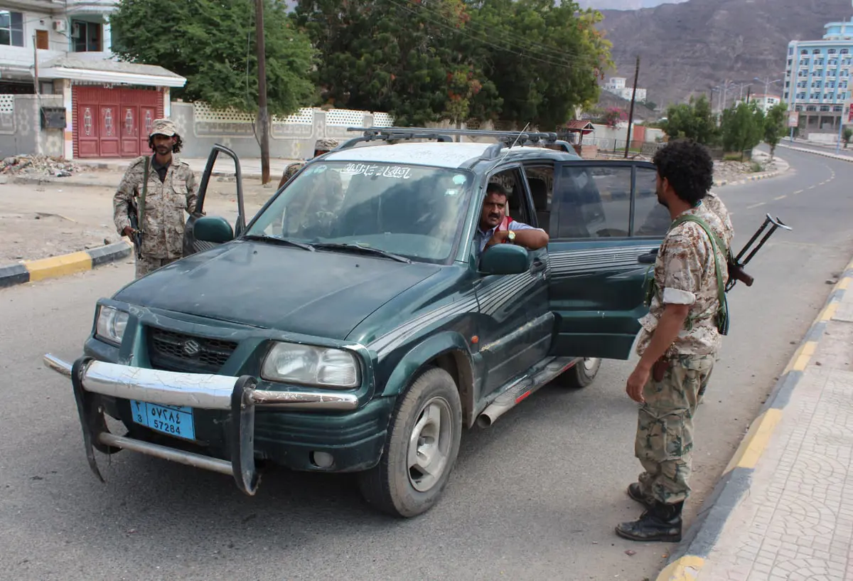 شاب يقتل والده.. جريمة أسرية جديدة تهز اليمن