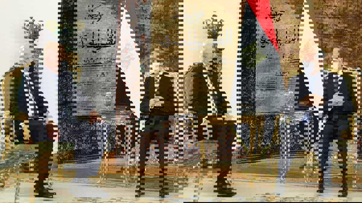 رئيس الوزراء اللبناني يطلب دعما عاجلا من مصر في مجال الغاز لتوليد الكهرباء