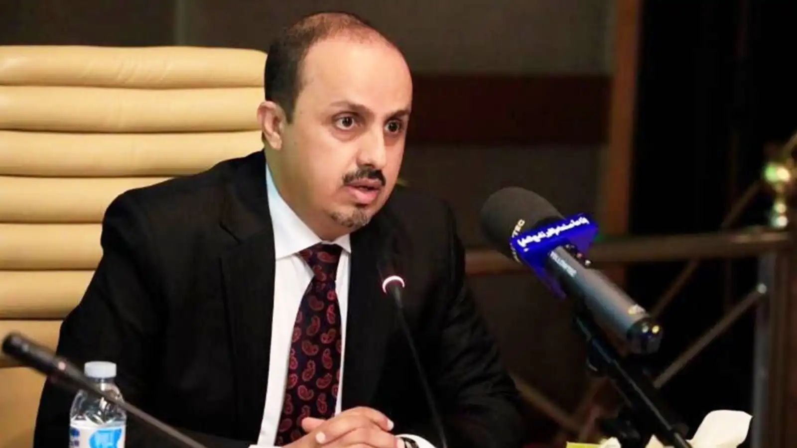 أول تعليق للحكومة اليمنية حول إعلان مصرع قيادات سياسية حوثية