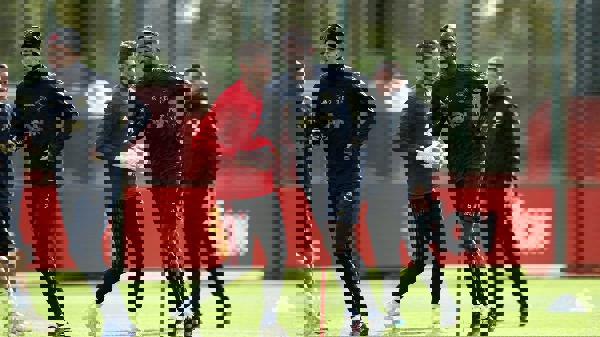 غياب بوغبا ودي خيا عن مباراة ليفربول ضد مانشستر يونايتد