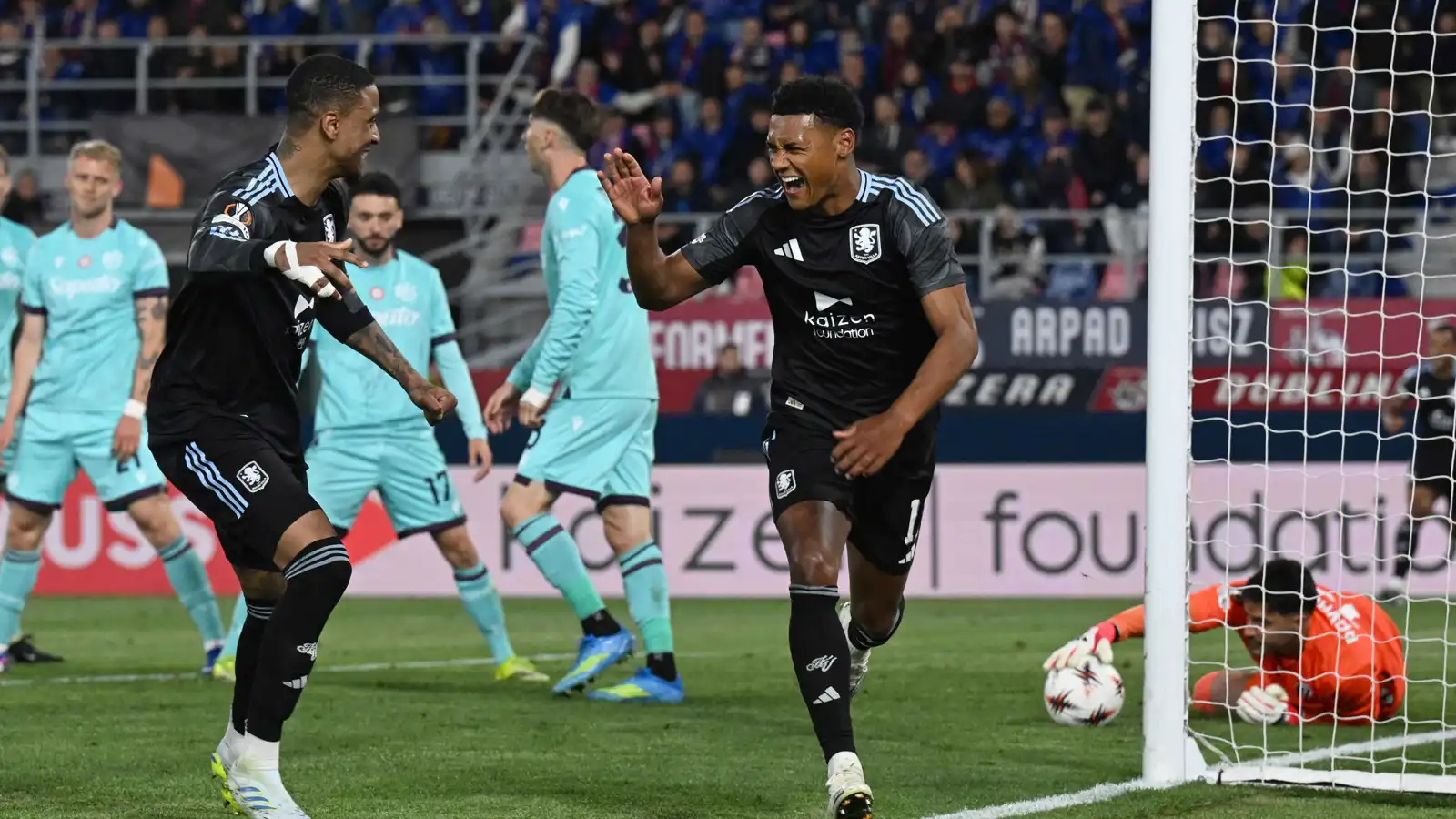 أستون فيلا وفريبورغ يحققان الفوز ويقتربان من نصف نهائي الدوري الأوروبي (فيديو)