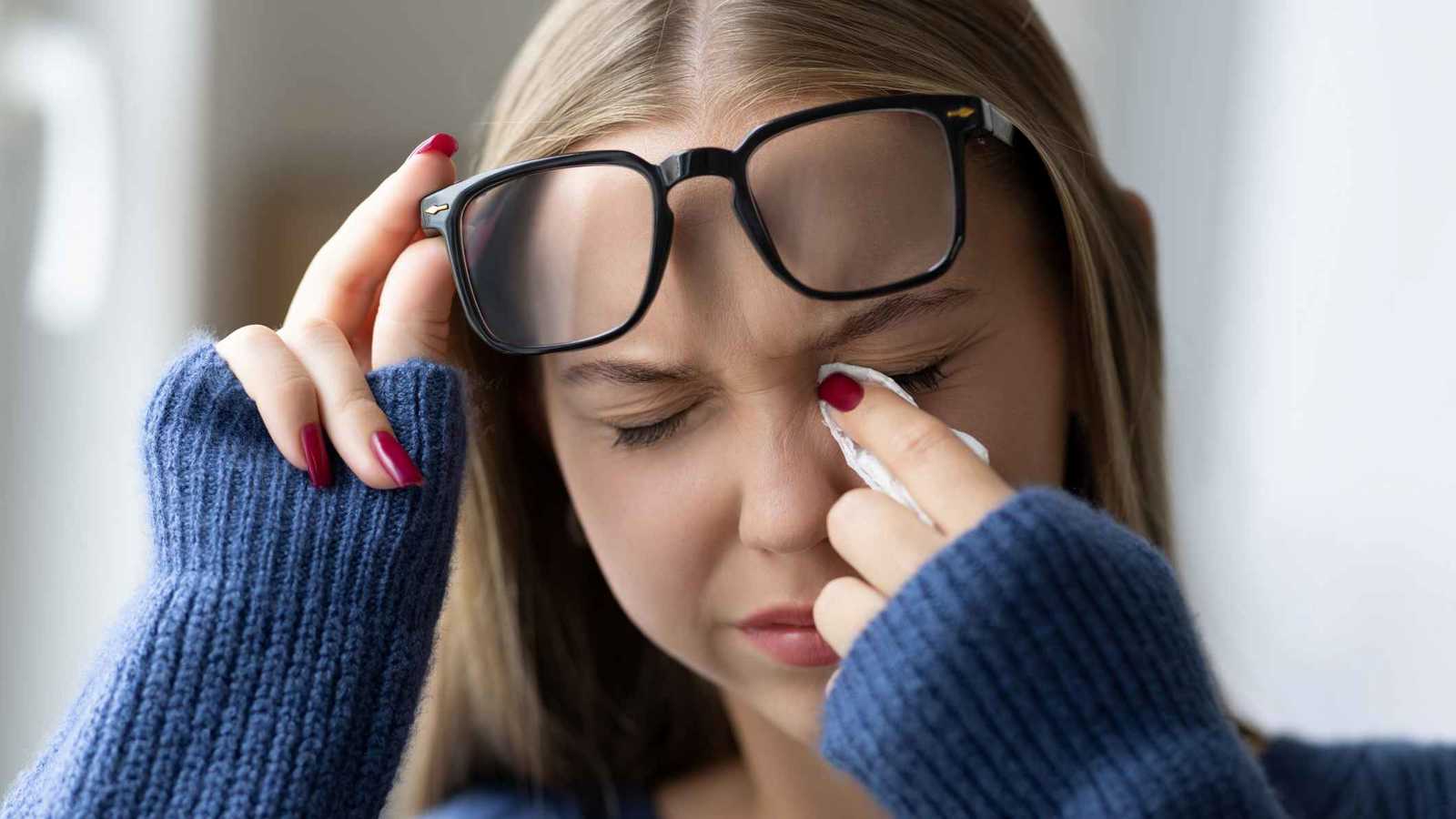 عث الرموش.. متى يصبح مشكلة صحية؟