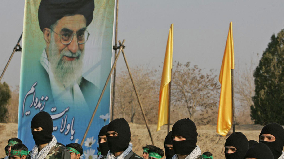 لواء «الفاطميون» يغادر سوريا إلى إيران لمواجهة أميركا