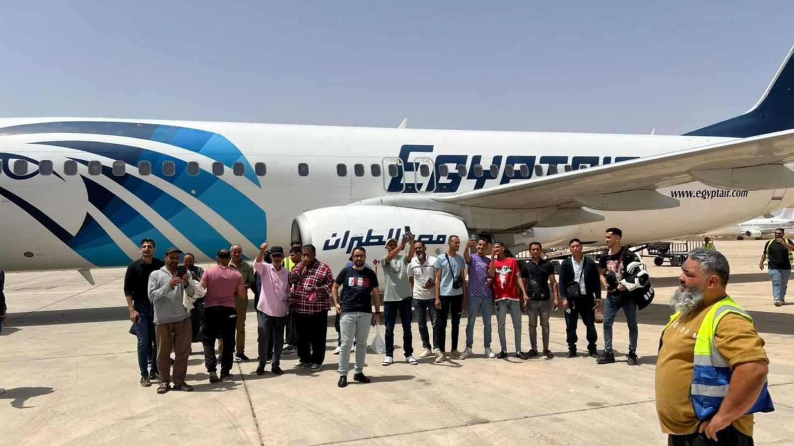 بسبب توترات طرابلس.. إجلاء 71 مصريًا من ليبيا