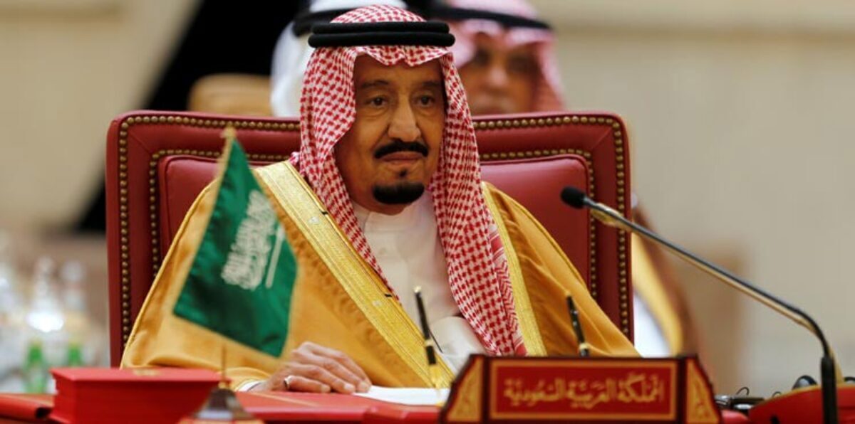 الملك سلمان يغادر الرياض في أول جولة آسيوية منذ توليه الحكم