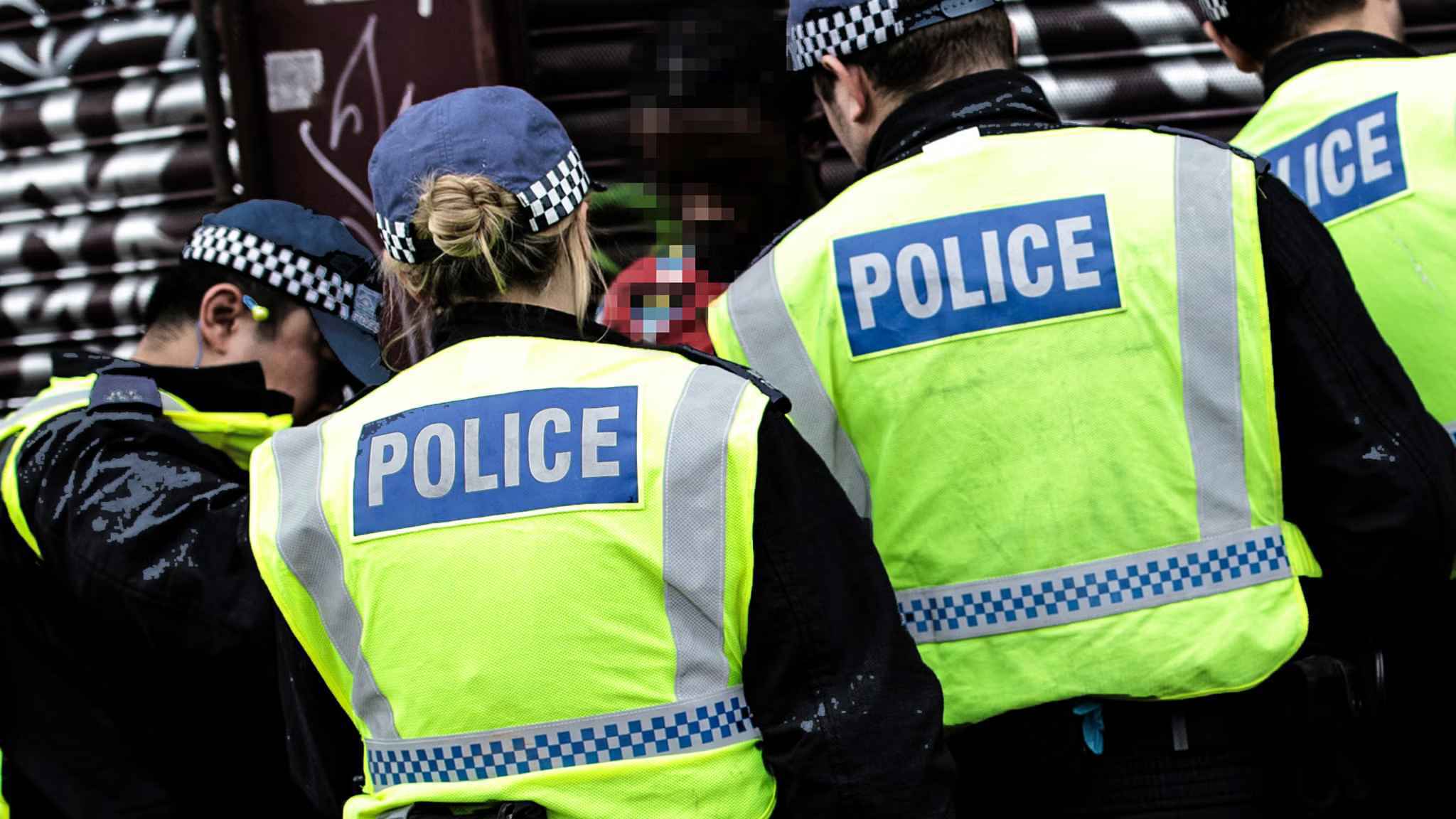 كاميرات خفية ومواد مخدرة.. تفاصيل صادمة لجرائم رجل أعمال في لندن