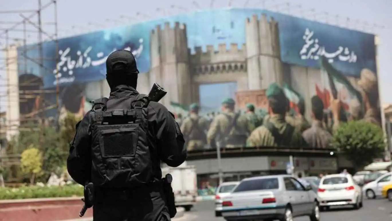 ترقب صدور حكم ضد زوجين بريطانيين معتقلين في إيران