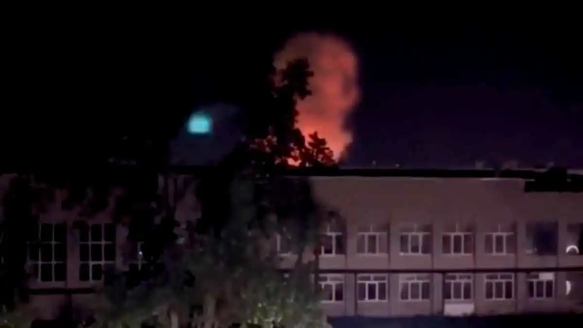 هجوم أوكراني يشعل حريقا ضخما في محطة للقطارات جنوبي روسيا (فيديو)