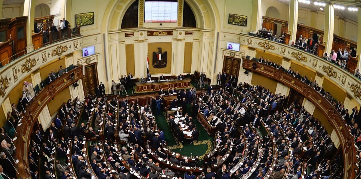 أغرب المقترحات التي تقدم بها نواب البرلمان وأثارت الجدل في مصر (فيديو غرافيك)