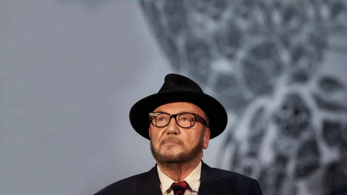 أقصاه صحفي.. غالوي يخسر مقعده البرلماني في انتخابات بريطانيا