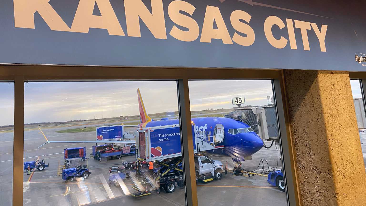 بسبب راكب مزعج.. هبوط اضطراري لطائرة تقلّ أعضاء في الكونغرس الأمريكي