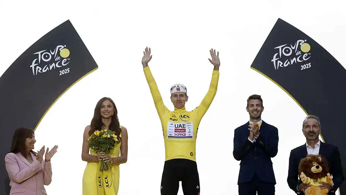 بوغاتشار يعادل رقم البريطاني فروم في الفوز بلقب سباق فرنسا للمرة الرابعة