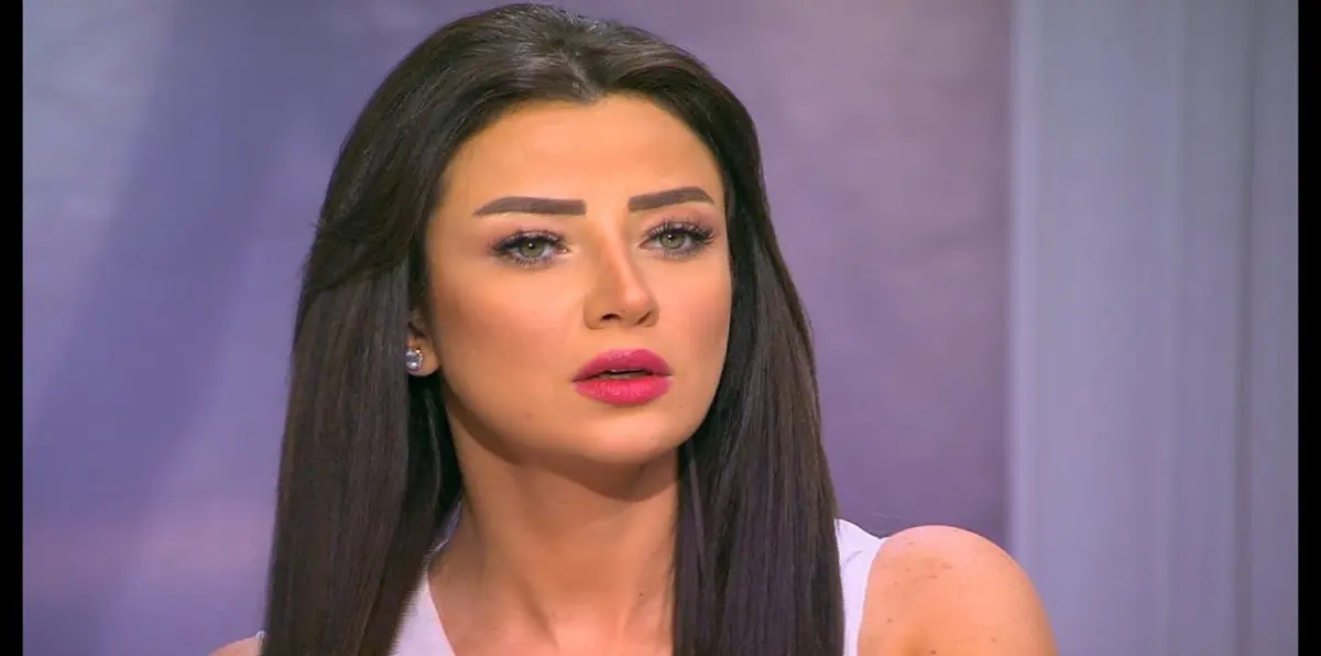 انتحار سيدة مصرية بسبب برنامج رضوى الشربيني