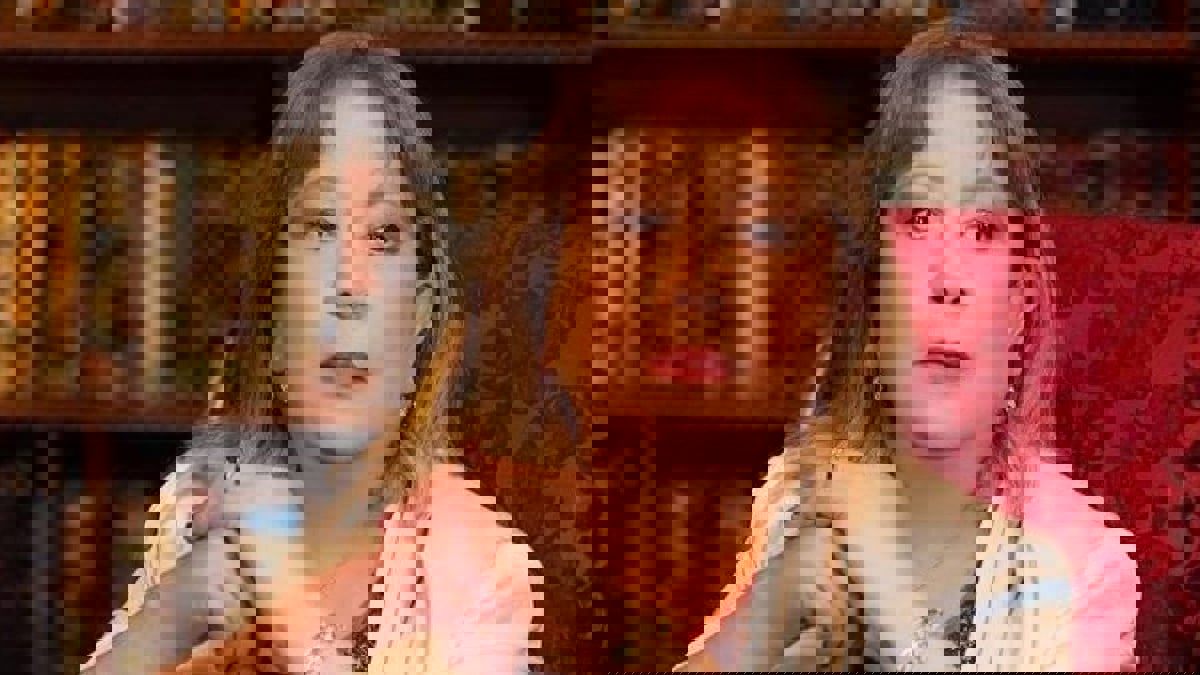 تفاصيل الحالة الصحية للفنانة سمية الألفي بعد إزالة ورم سرطاني بالصدر