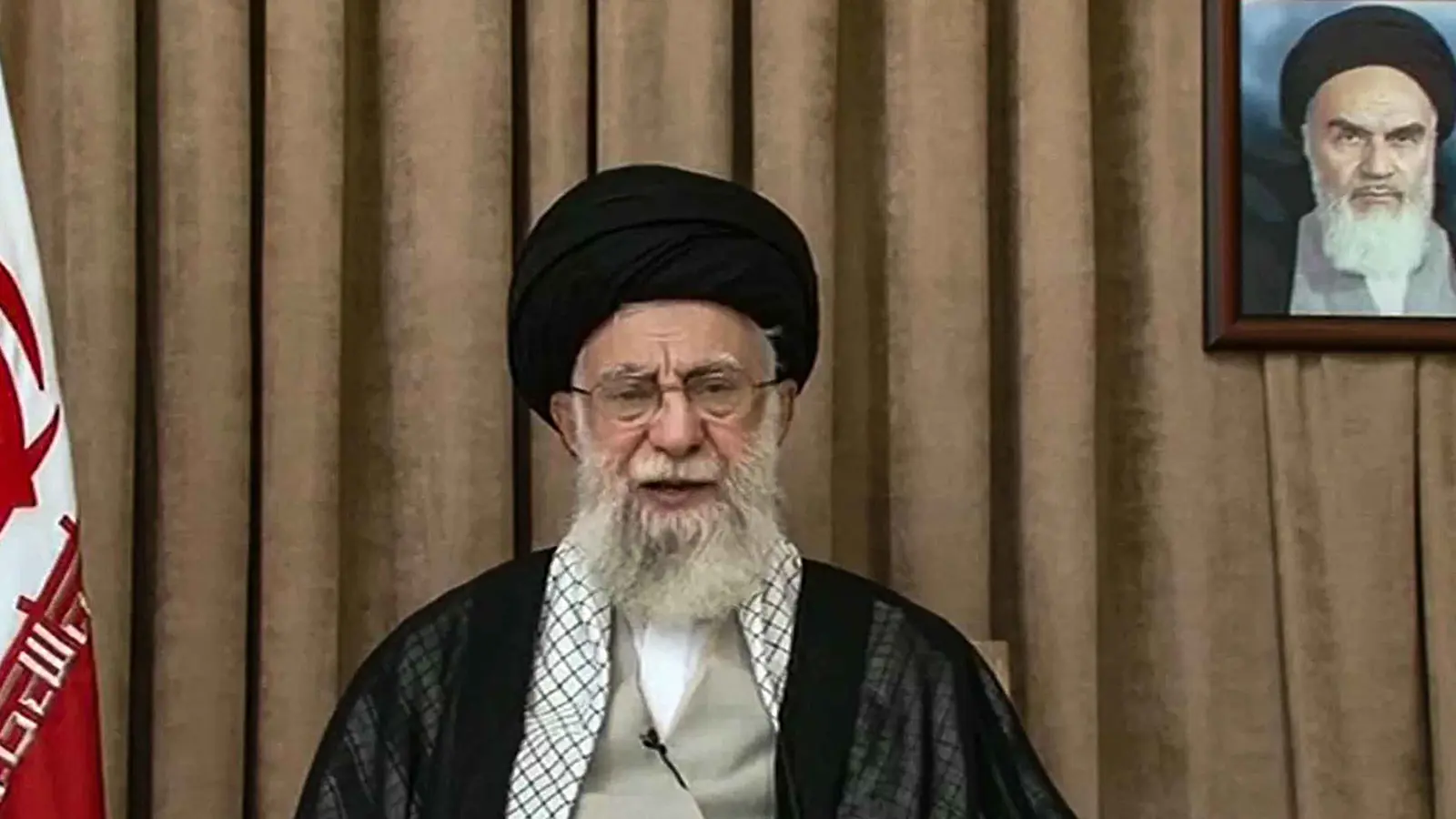 "مخالفة لأدب السياسة".. إيران تنتقد تصريحات ترامب ضد خامنئي