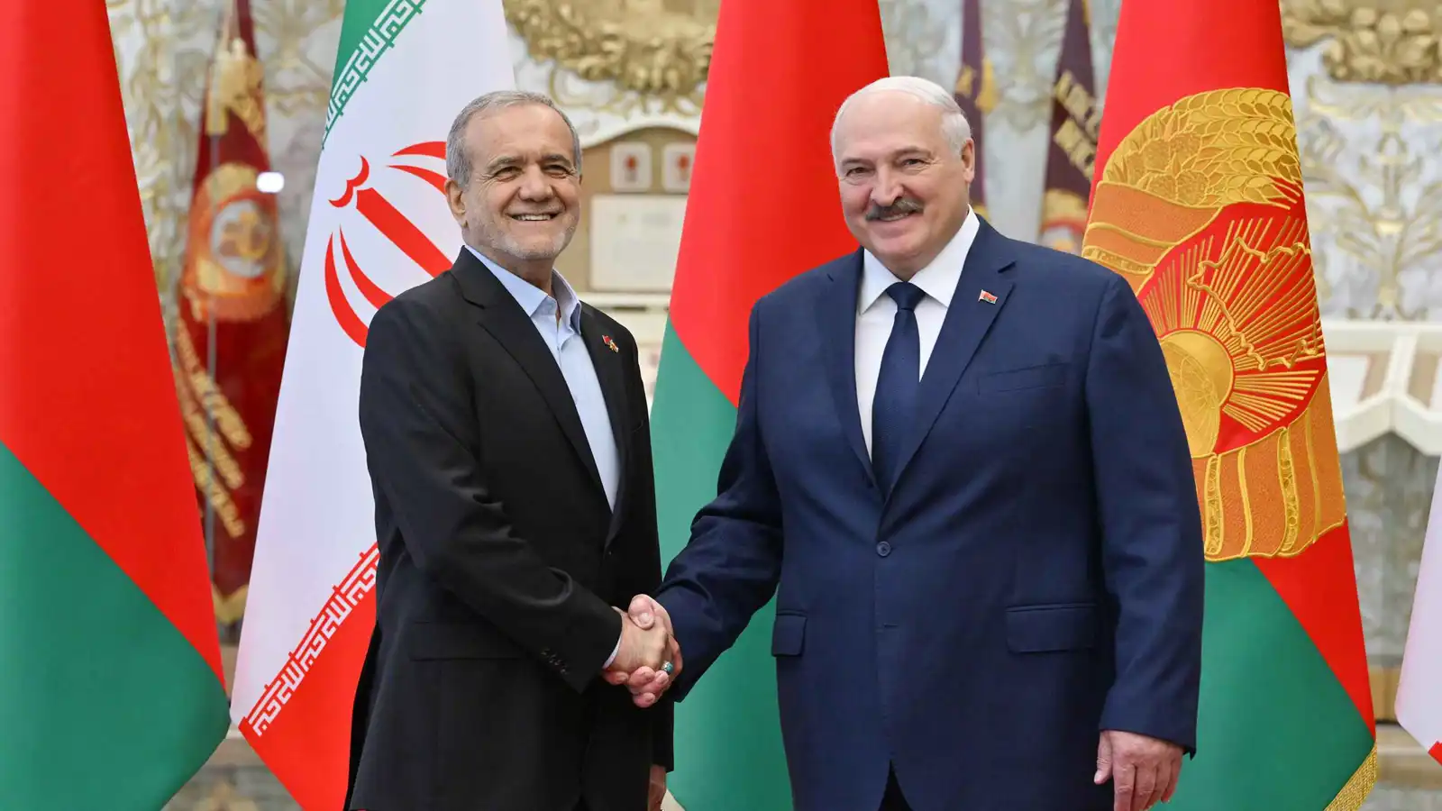لوكاشينكو: سنعزز التعاون العسكري التقني مع إيران