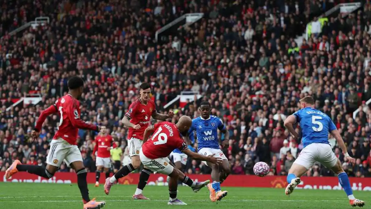 اسم مفاجئ.. أكثر لاعب أبهر جماهير مانشستر يونايتد بعد عبور سندرلاند