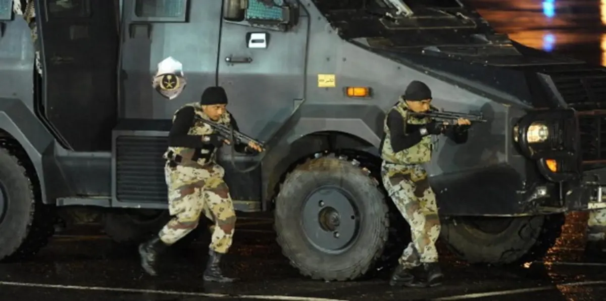 مقتل رجل أمن سعودي استهدفته قذيفة "آر بي جي" في حي المسورة  بالقطيف (صورة)