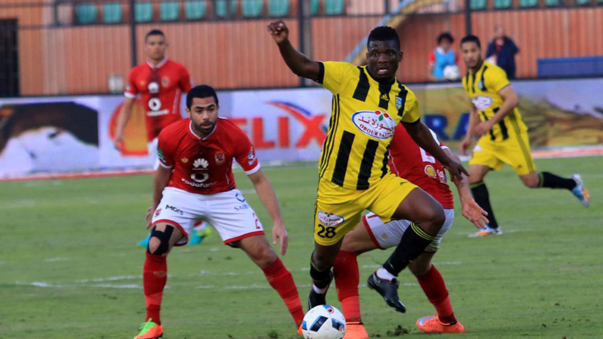 النادي الأهلي المصري يواصل السقوط بخسارته أمام المقاولون العرب (فيديو)