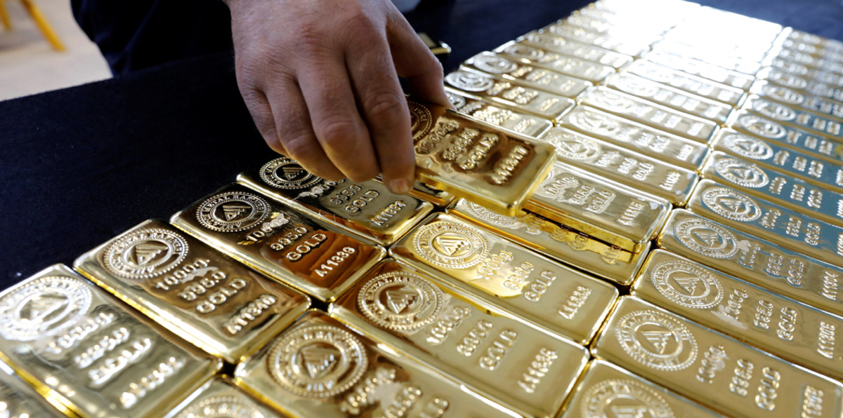 الذهب ينخفض بفعل تعافي الدولار بعد أكبر صعود يومي منذ استفتاء بريطانيا