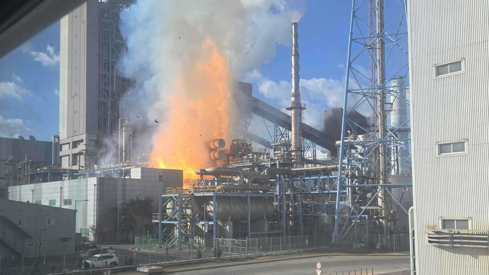 حريق بعد انفجار بمحطة للطاقة الحرارية في كوريا الجنوبية